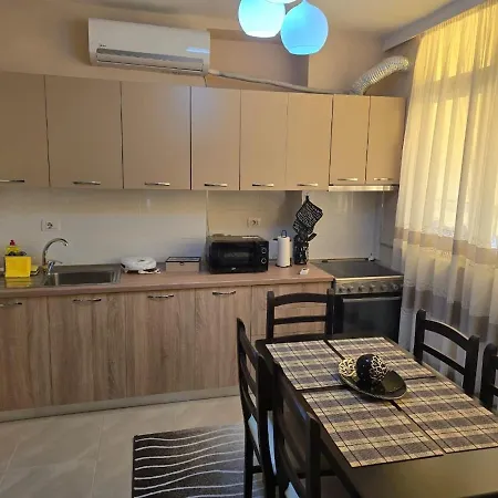 Bellis Center דירה